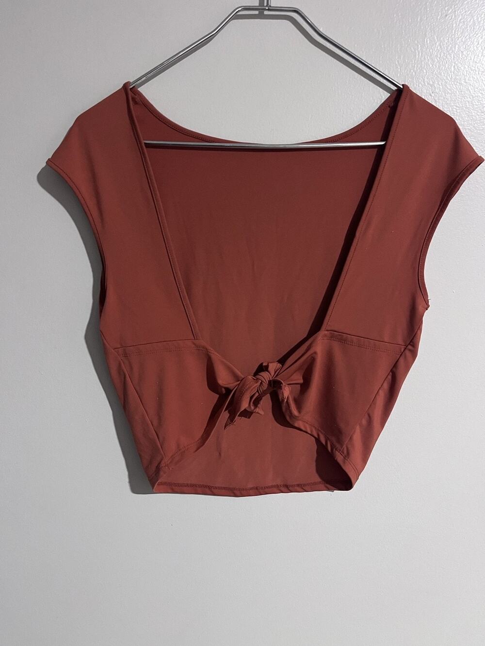 Wild Fable Tank Womens M Orange Cropped V-Neck Tie Bow Stretch Jersey Casual